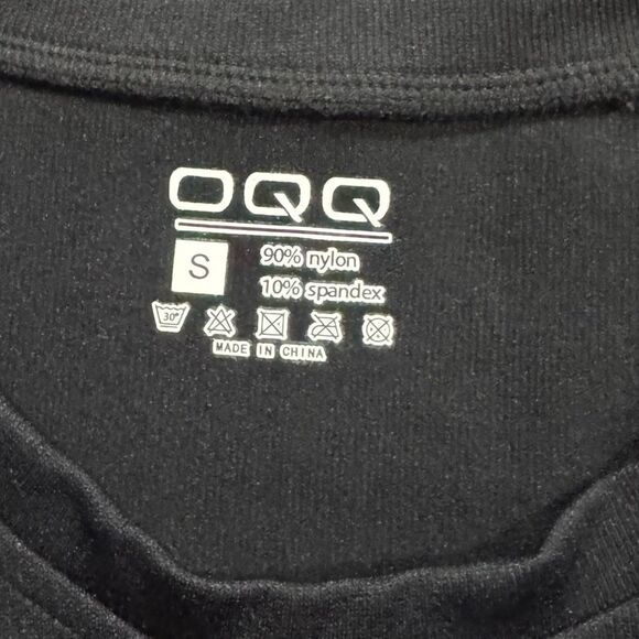 OQQ Black Ruched Short Sleeve Shirt Women’s Small - Picture 2 of 2